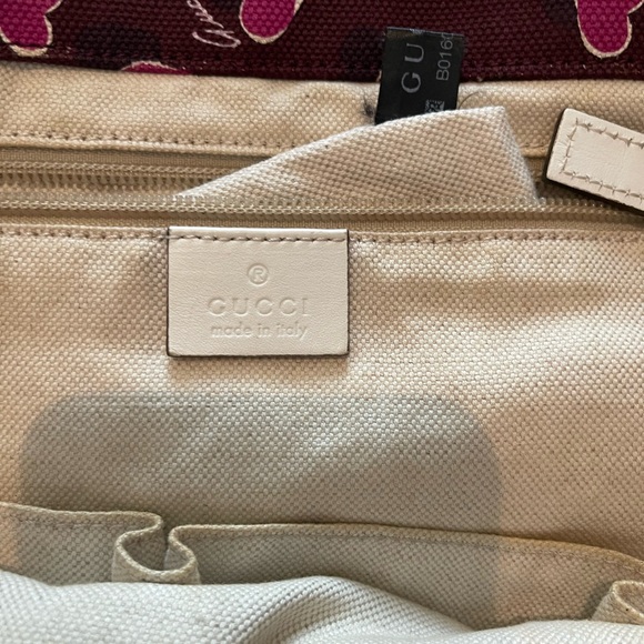 Gucci printed heart canvas tote handbag - Picture 4 of 7